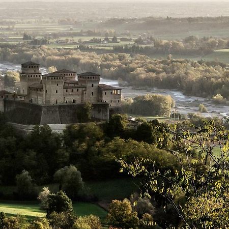 La Locanda Del Borgo Torrechiara Luaran gambar
