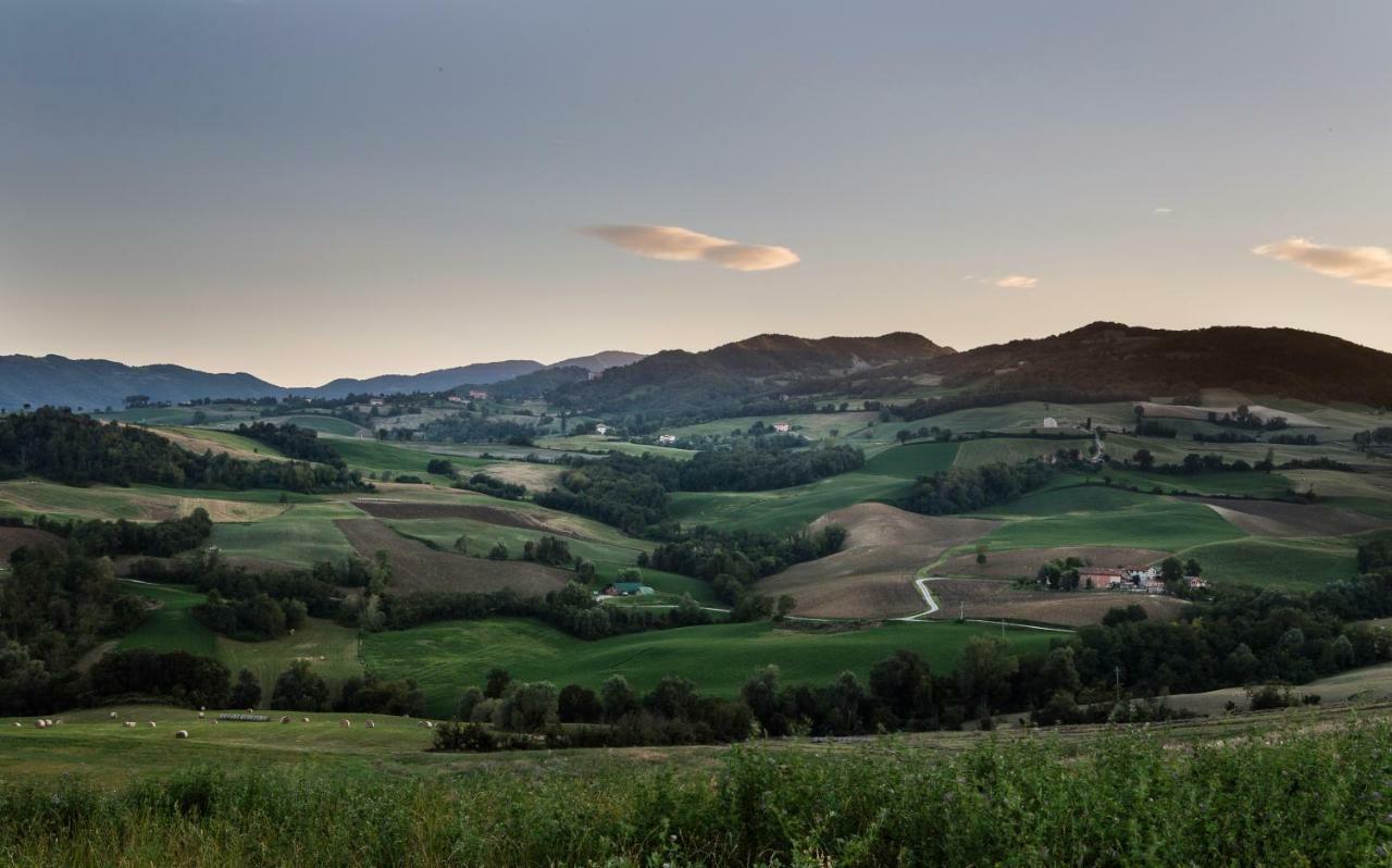 La Locanda Del Borgo Torrechiara Luaran gambar